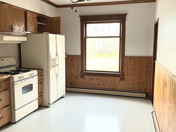 5th image of 1231 Dodgeville St