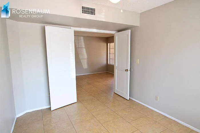 925 N College Ave #C111 — Photo 8
