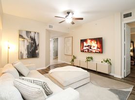 1355 Mariposa Cir