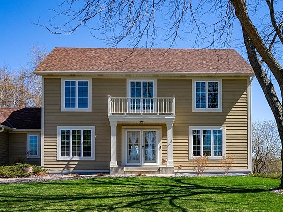 4th image of 3430 Jewel Ln N
