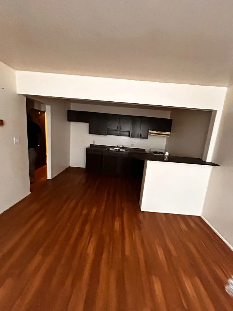 Stevenson Apartments — Photo 1