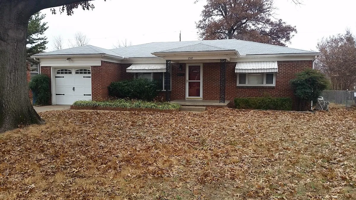 3 bed, 1284 sqft, $1,350 — Photo 1