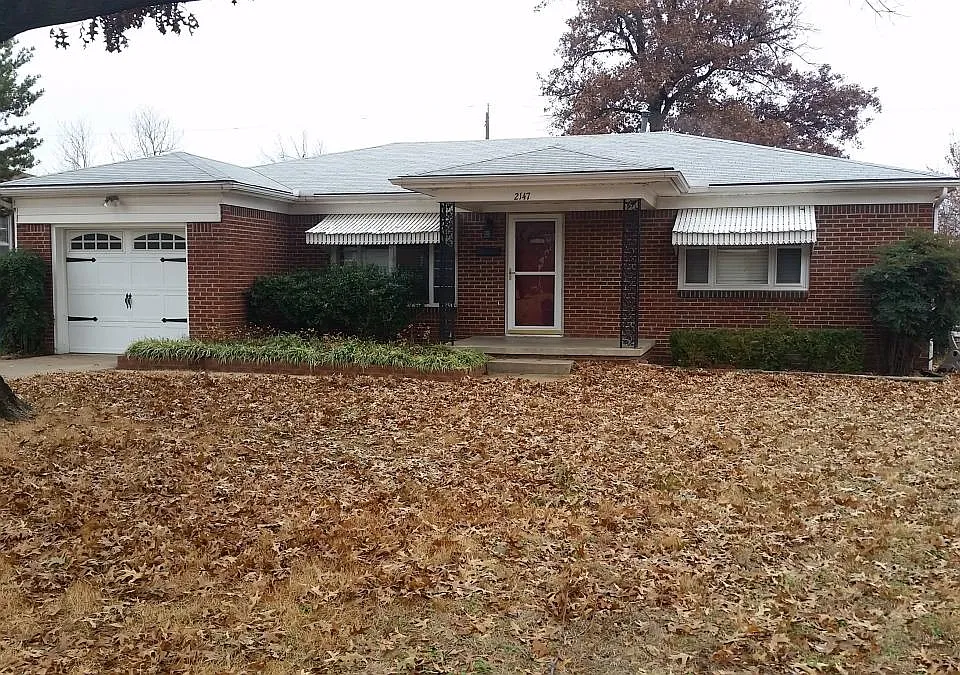 2147 S Toledo Ave