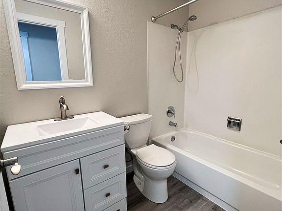 4th image of 2405 NW 67th St Unit 101
