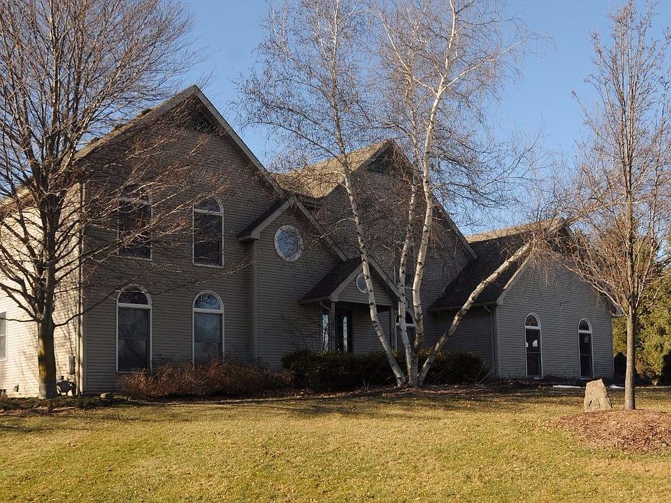 1st image of 1674 Pond Shore Dr
