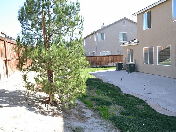 3rd image of 27722 Dover Dr