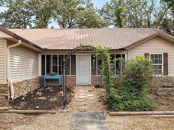 Low maintenance front yard