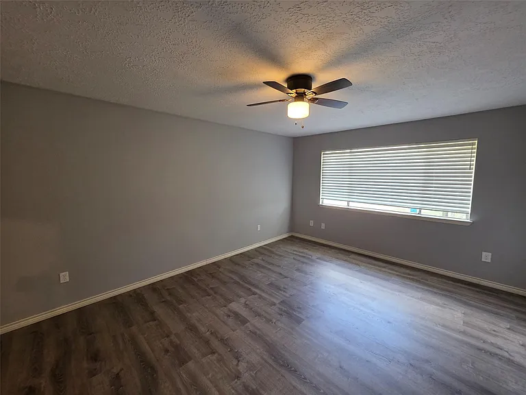 8607 Knoll Forest Dr — Photo 5