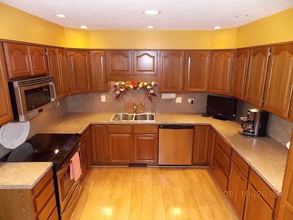 4th image of 10140 W Wyer St