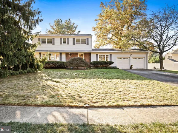 5 Exeter Ct, East Windsor, NJ 08520