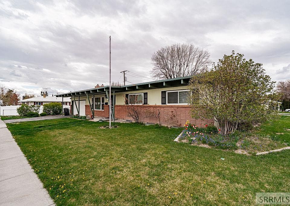 1st image of 819 Raymond Dr