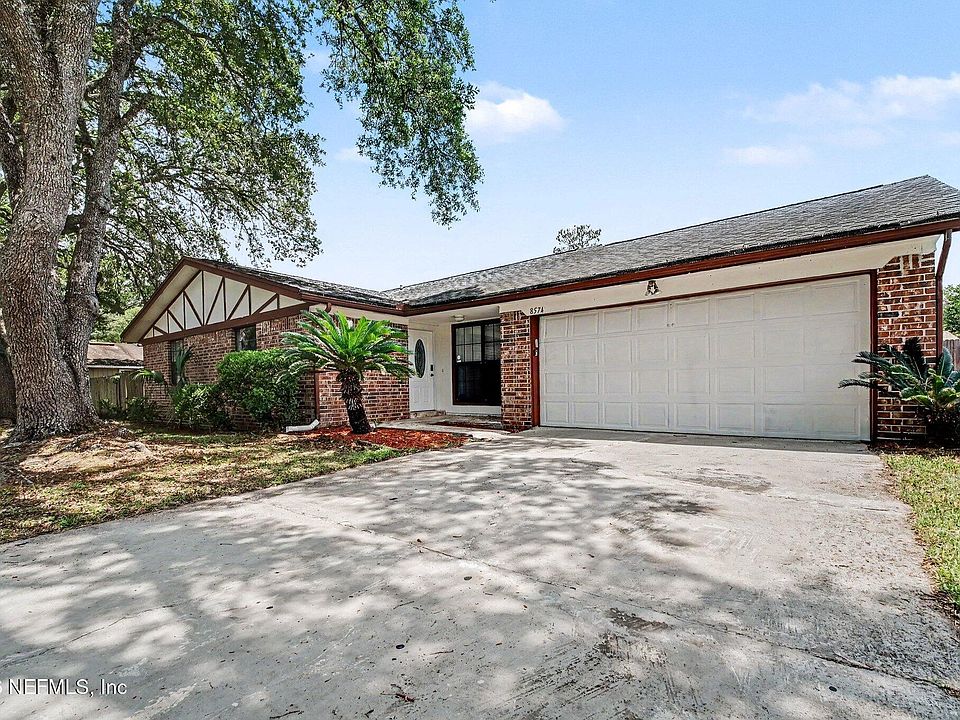 1st image of 8574 BLACKBERRY Lane E