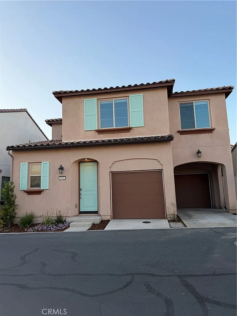 3 bed, 2.5 bath, 1820 sqft, $3,350 — Photo 1