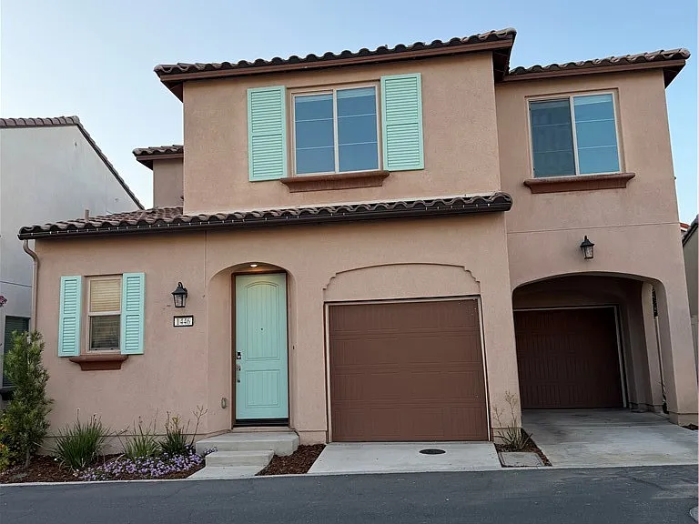 1446 E Laurelwood Dr — Photo 1