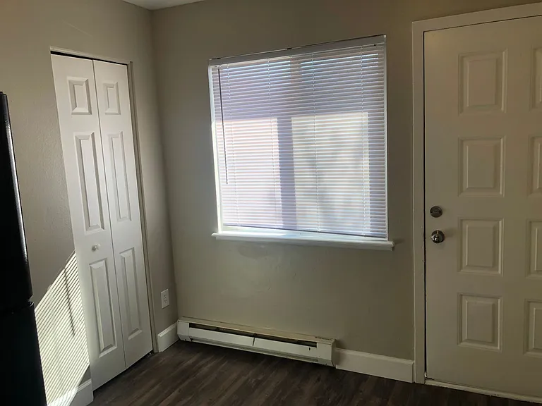 Top Unit Available! 2 Bed 1 Bath Condo — Photo 9