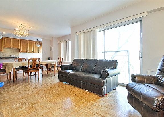3rd image of 7141 N Kedzie Ave APT 311