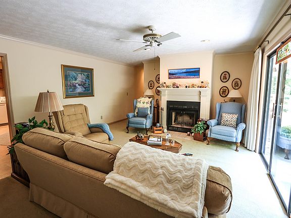 5th image of 314 Montclair Cir