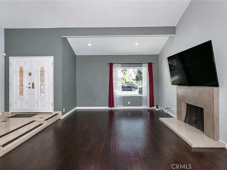 20246 Lanark St — Photo 4