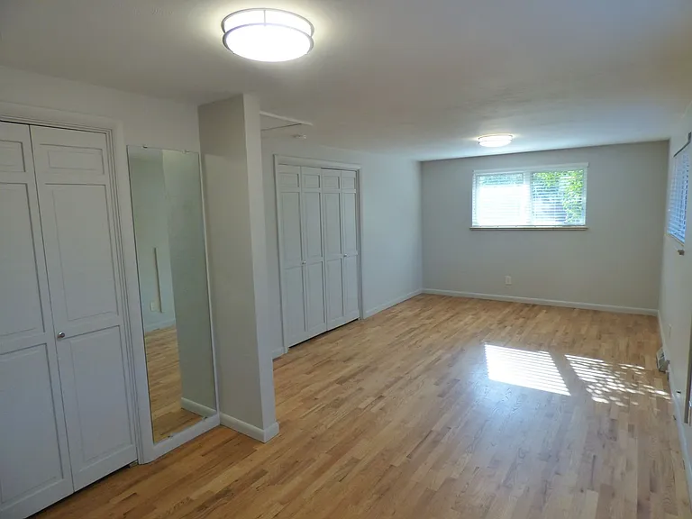 1543 S Hudson St — Photo 12