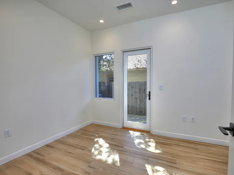 1005 N Milpas St #A — Photo 9