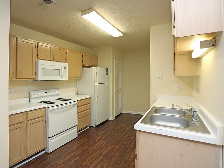 Reynolds Place Apartments — Photo 70