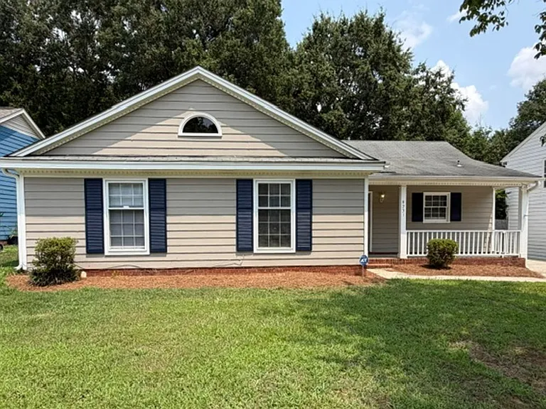 8231 Meadowdale Ln — Photo 1