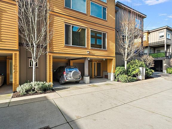 3rd image of 2733 Peatt Rd #113