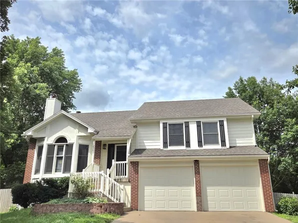 12301 S Mullen Ct, Olathe, KS 66062