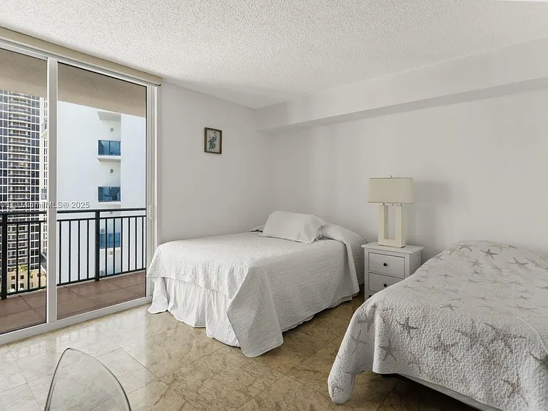 17555 Atlantic Blvd #Penthouse 7 — Photo 7