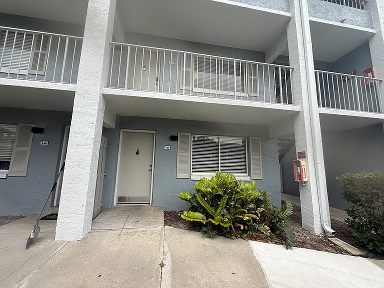 133 Oyster Bay Cir #150 — Photo 1
