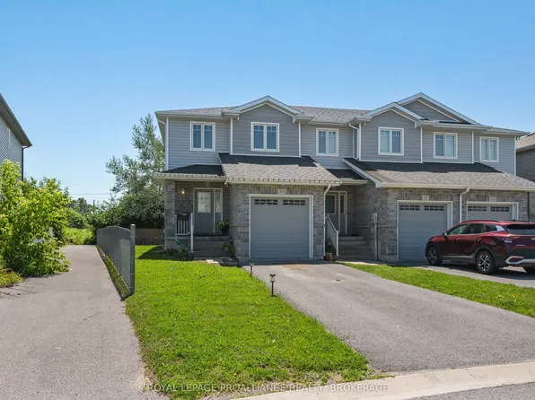 925 Blossom St, Kingston, ON K7P 0N2