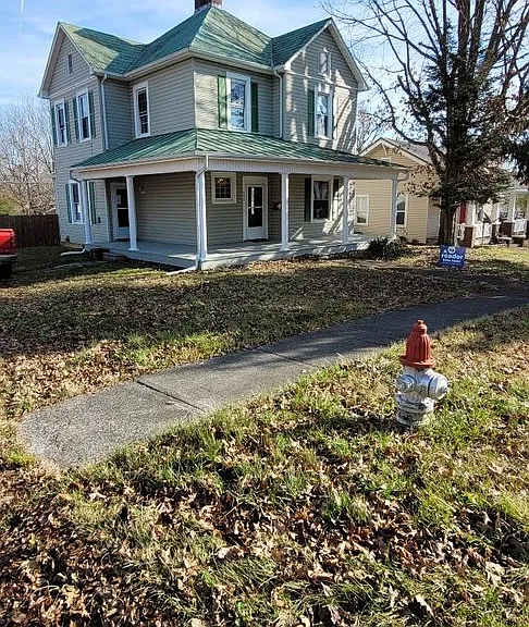 606 Hillcrest Dr — Photo 1