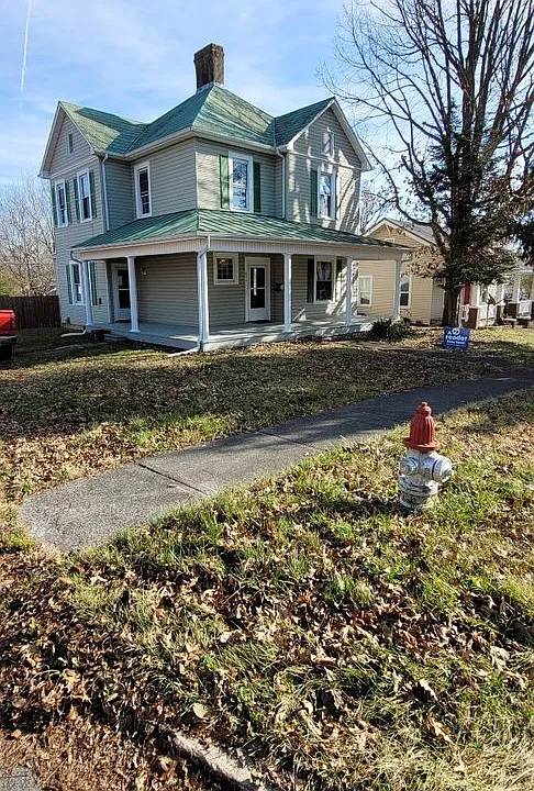 606 Hillcrest Dr