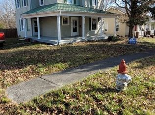 606 Hillcrest Dr, Johnson City, TN 37604