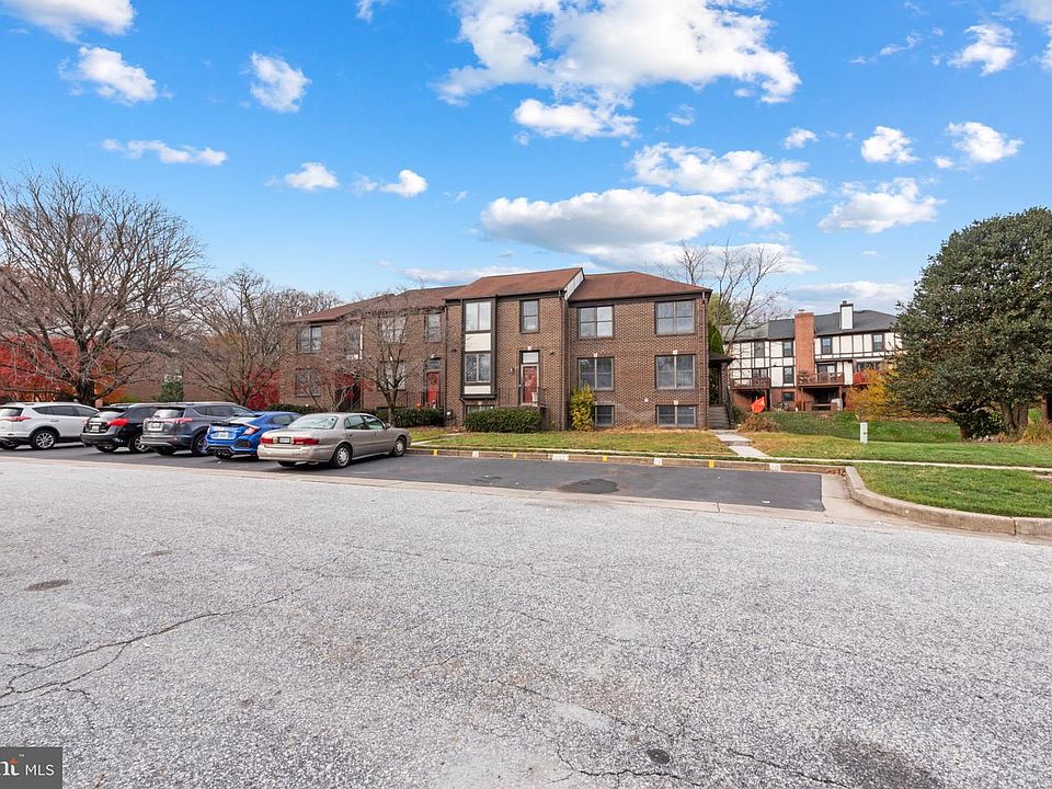 1st image of 20 Rhodes Pl