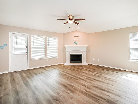 3rd image of 3112 Hornbeam St