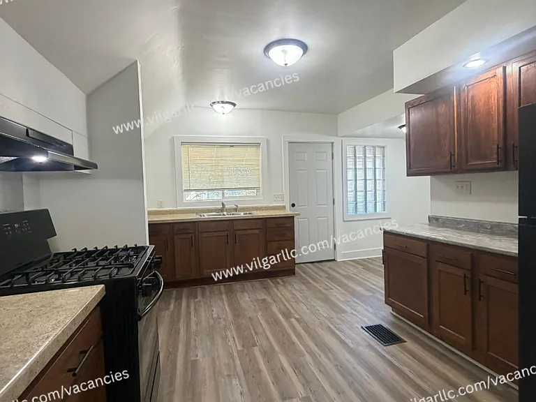 1201 Manhattan St — Photo 8