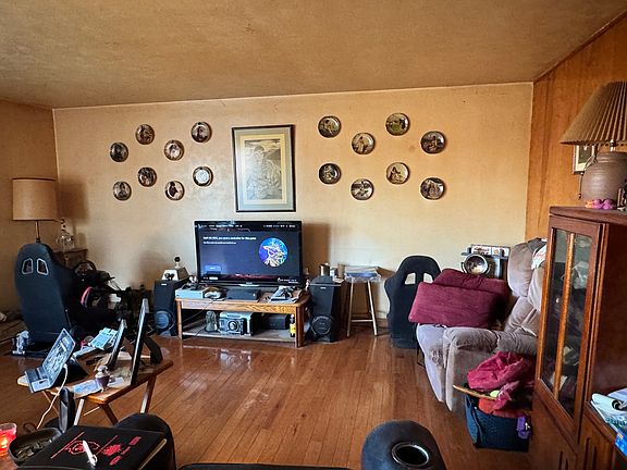 3rd image of 704 S Park Ave
