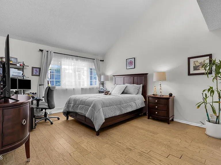 19431 Sherman Way #6 — Photo 9