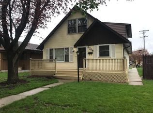 5706 N 98th St, Milwaukee, WI 53225