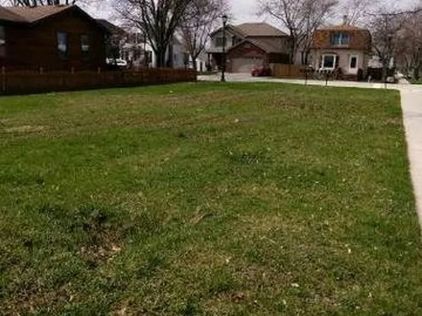 6601 Kane Ave, Hodgkins, IL 60525