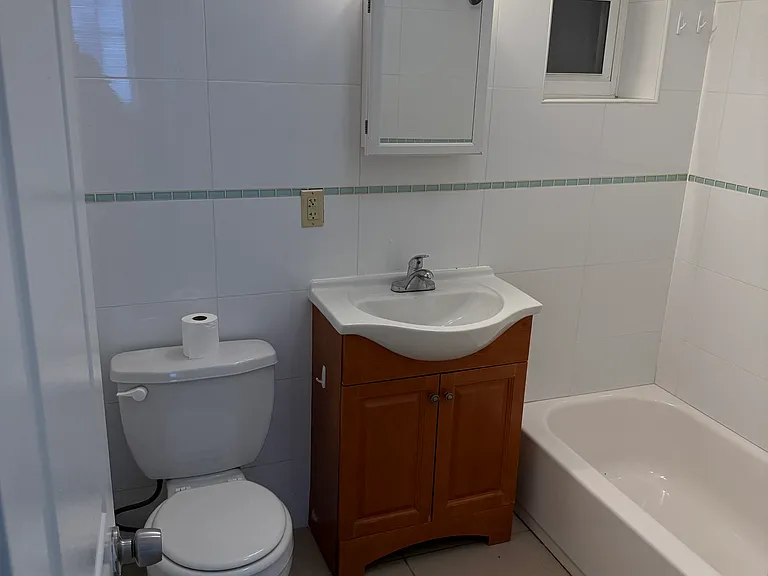 183 Thorne St — Photo 2