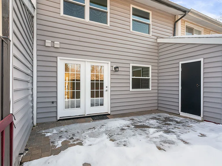 30 Carolina Ct — Photo 31