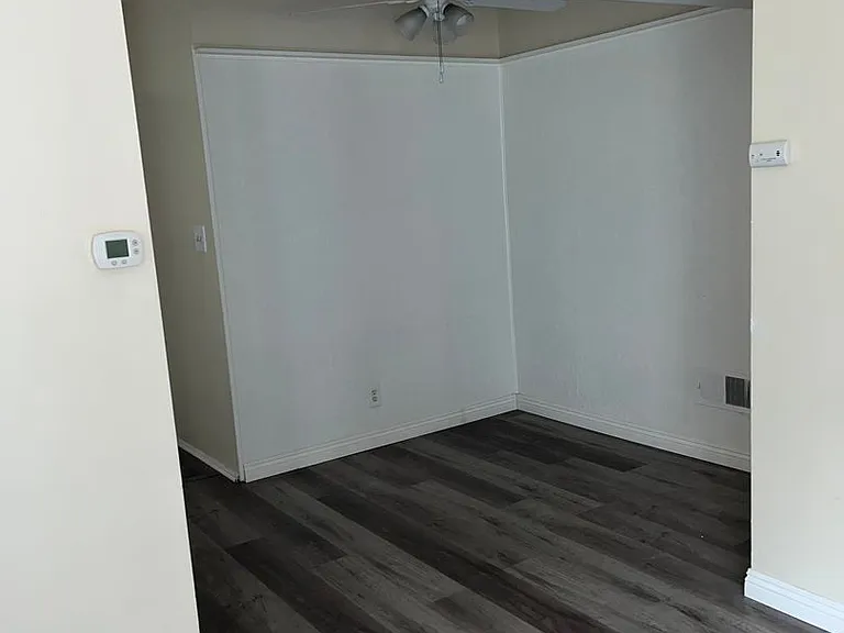 10303LaRe — Photo 4