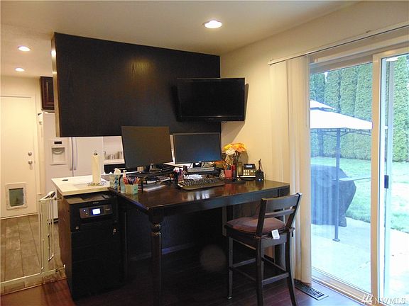 4th image of 104 Aspen Ln S