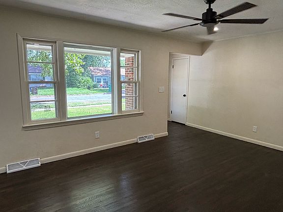 2nd image of 1531 E Crowley St #1531