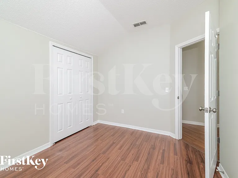 945 Kenbar Ave — Photo 12
