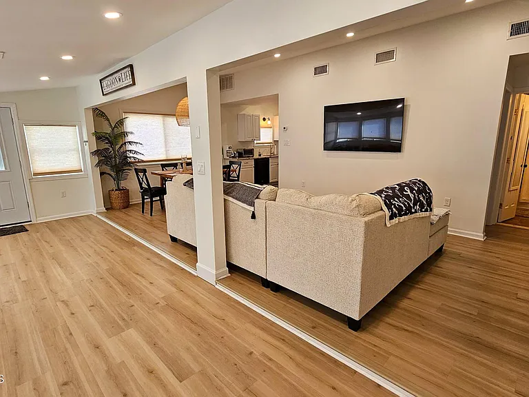 52 Nancy Dr — Photo 14