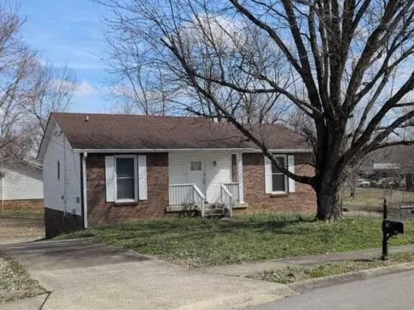 136 Cunningham Pl, Clarksville, TN 37042