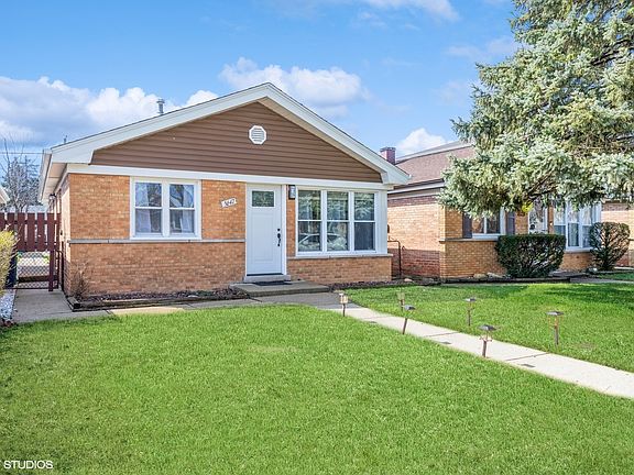 2nd image of 5647 W 82nd Pl